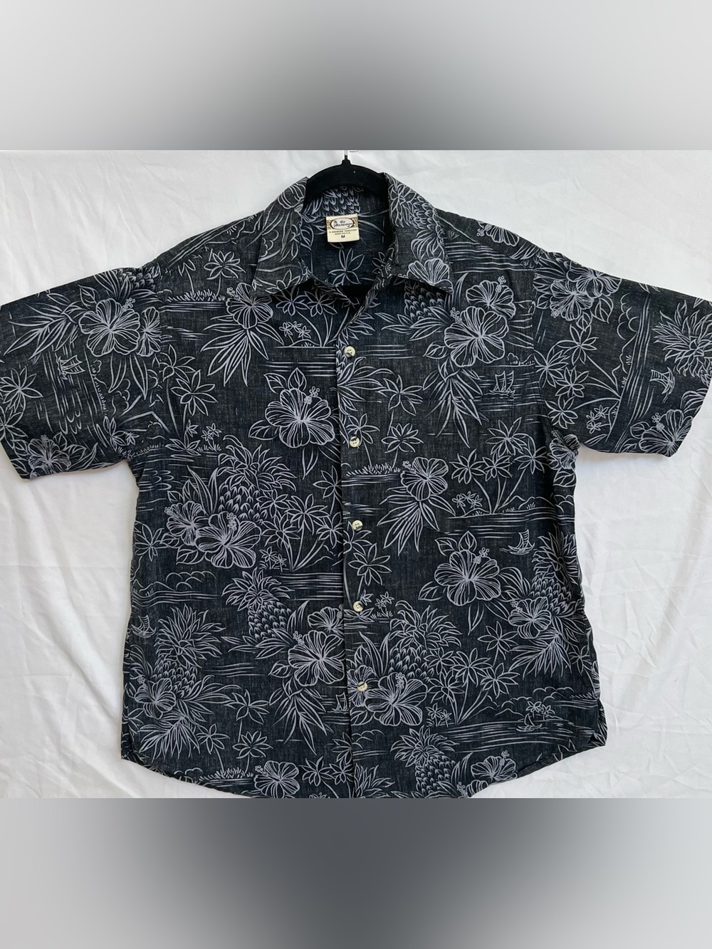 Vintage Go Barefoot Black Hawaiian Floral Shirt Men’s M USA Made